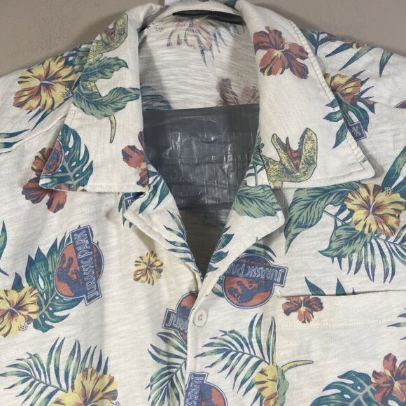 Jurassic Park Shirt XL Hawaiian Print Casual Short Sleeve Button Up Soft - Picture 2 of 13